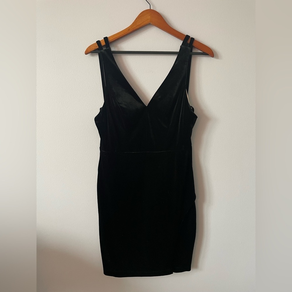 City Vibe Black Velvet Dress